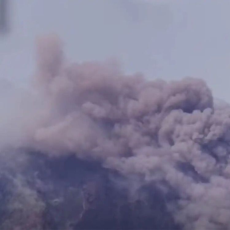 Filipinler’de Mayon Yanardağı’nda alarm sürüyor