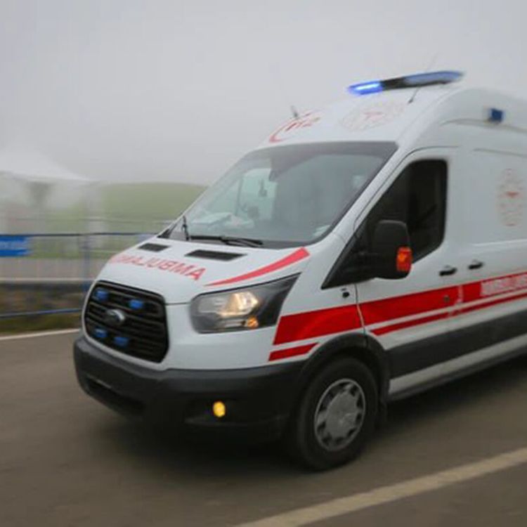 Kütahya'da ambulans ile hafif ticari araç çarpıştı