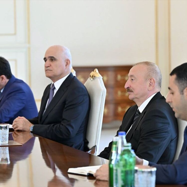 Aliyev, İran Meclis Başkanı Kalibaf'ı kabul etti