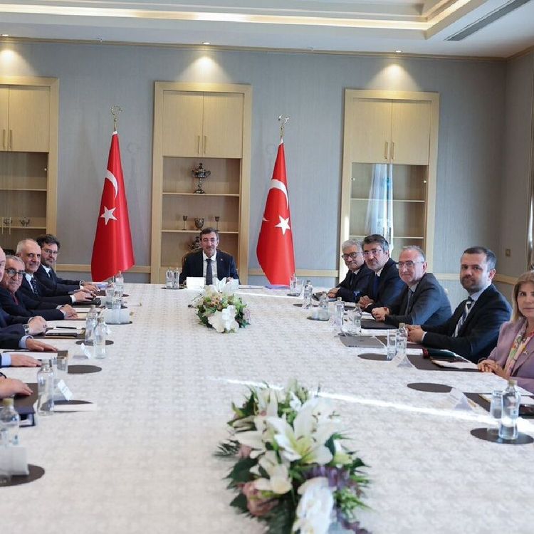 Cevdet Yılmaz, Ekonomi Politikaları Kurulu üyeleriyle bir araya geldi!
