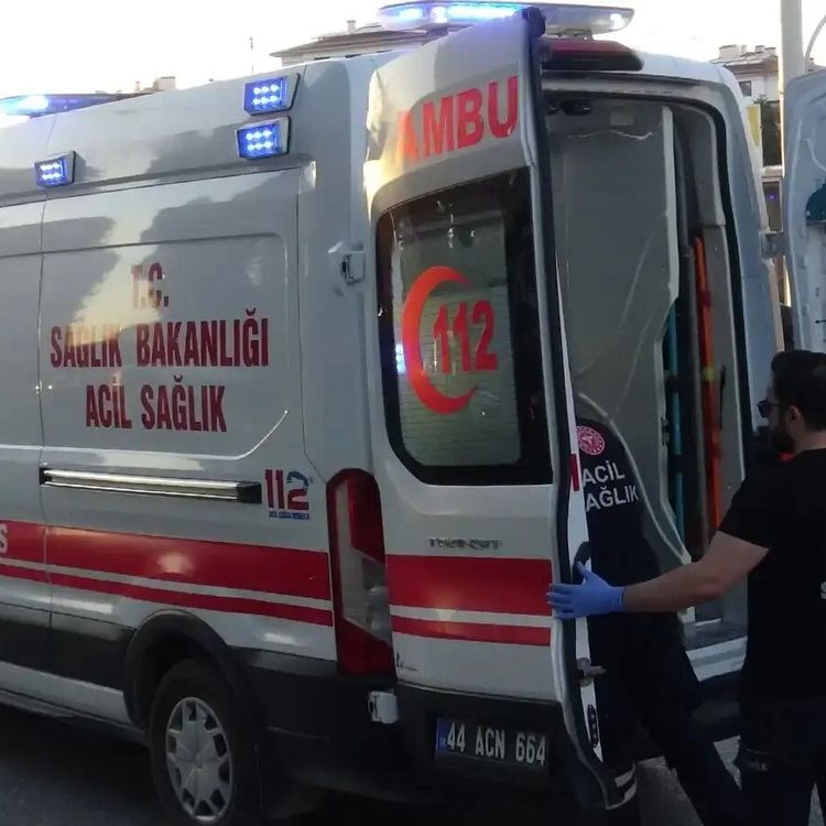 İnşaat iskelesi çöktü: Çok sayıda ölü ve yaralı var