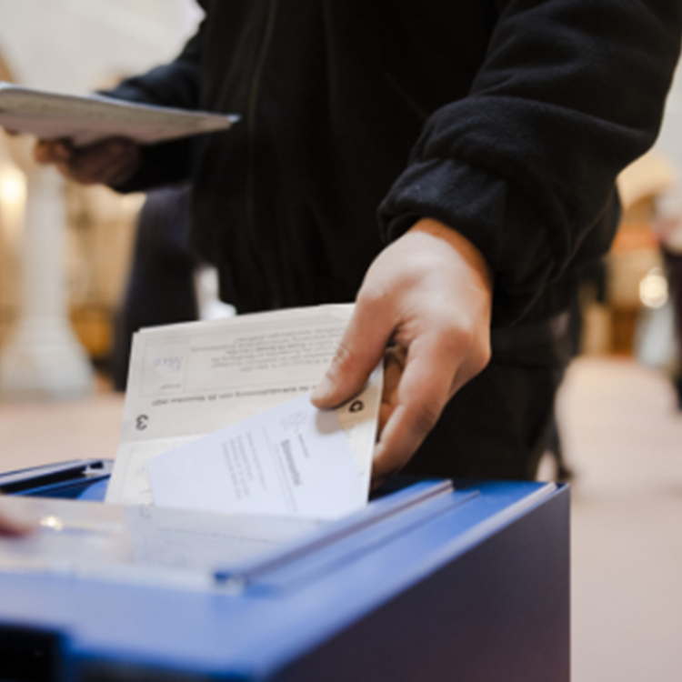 Göçmen karşıtı tartışmalı referandum teklifinde sıcak gelişme!