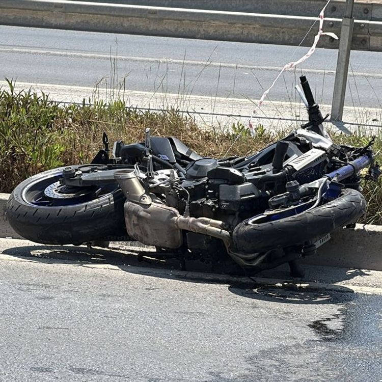 Kamyonet ile motosiklet çarpıştı! Kazada ölü ve yaralı var