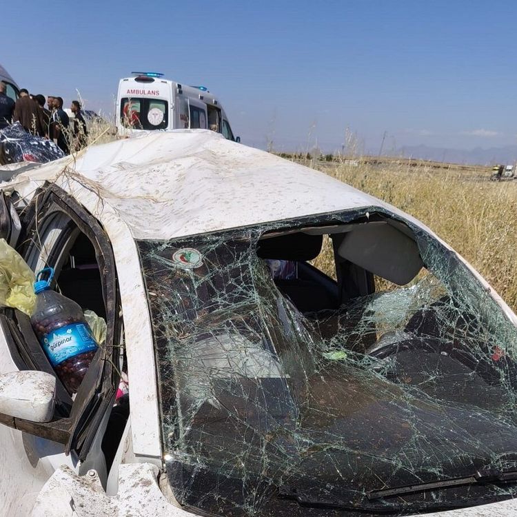 Şırnak'ta otomobil şarampole yuvarlandı!