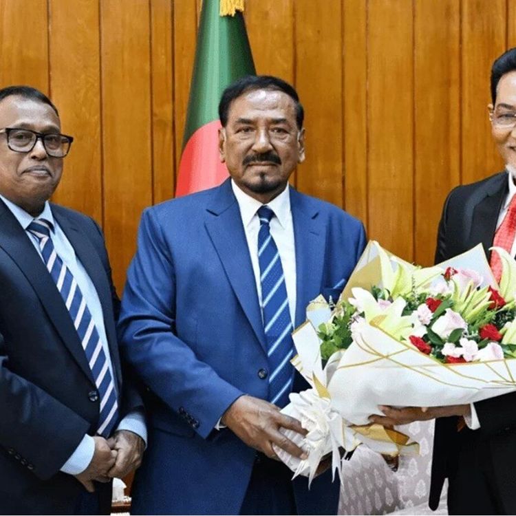 Bangladeş parlamento başkanı cumhurbaşkanlığı görevini üstlendi!