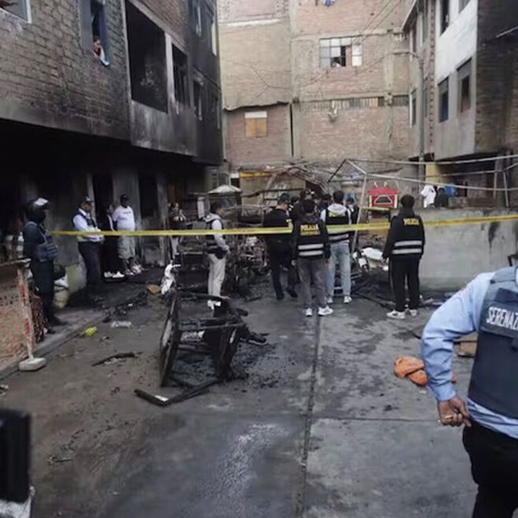 Bir binada çıkan yangında aynı aileden 10 kişi öldü
