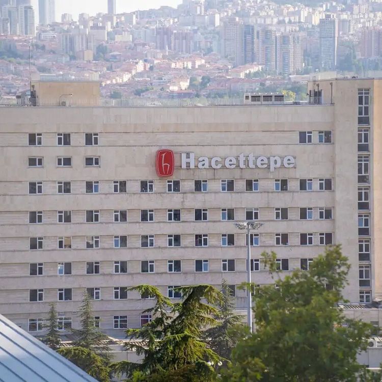 Anne karnında ilk kapalı operasyon!