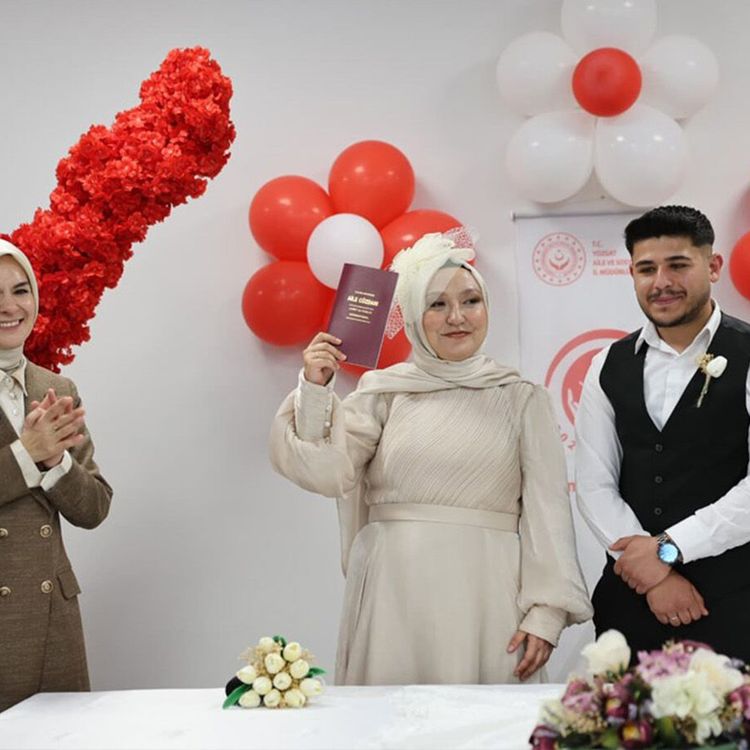 Evlenecek gençlerin desteklenmesi projesi kapsamında ödemeler devam ediyor!