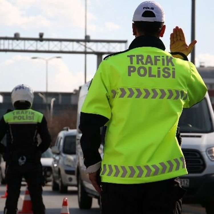 Düğün konvoyunda trafiği tehlikeye atan 11 sürücüye ceza!