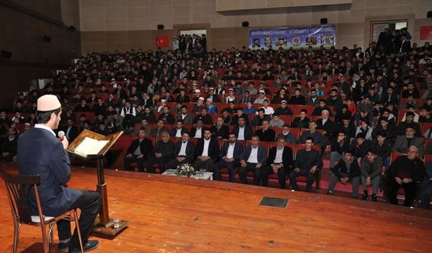 Batman'da İslam şehidleri rahmetle yâd edildi