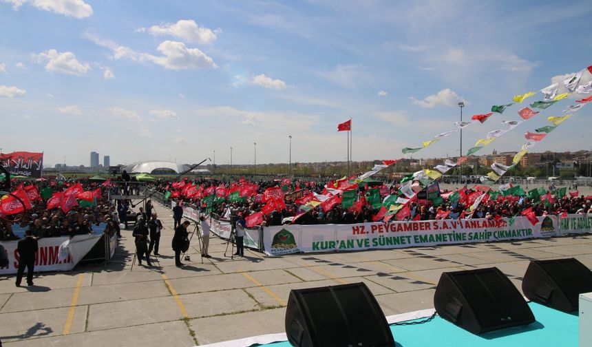 Yenikapı Meydanı tekbir ve salavatlarla inliyor