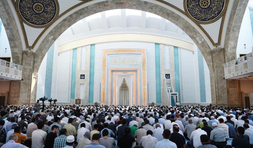 Cuma hutbesi: Birlikte bereket, kardeşlikte rahmet vardır