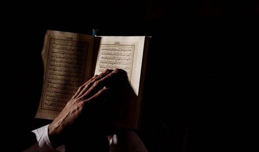 "Kim İslâm'dan başka bir din ararsa, şunu bilsin ki..."