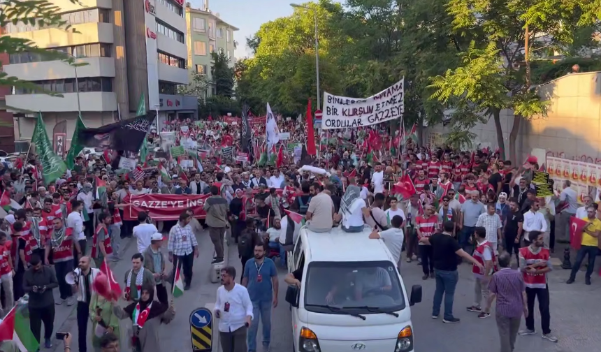 Vicdanlı müslümanlar Gazze için Meclis'e doğru yürüyüşe geçti