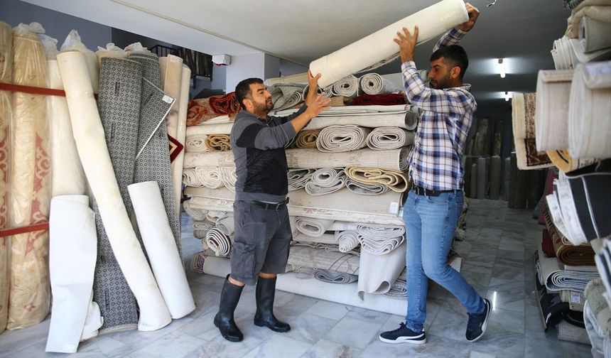 Yıkamaya verilen halının içinden 650 bin liralık altın çıktı