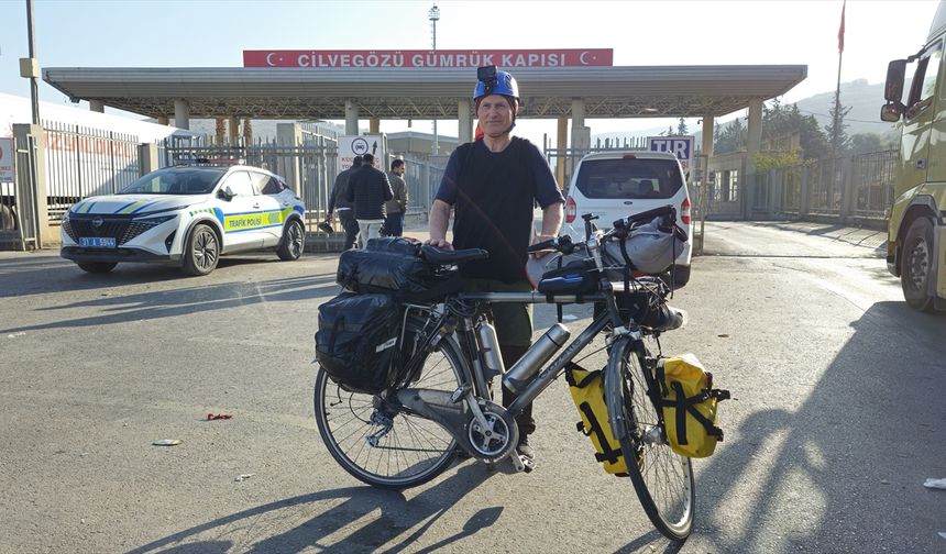 Bisikletiyle umreye gitmek için Balıkesir'den yola çıkan vatandaş Suriye'ye giriş yaptı