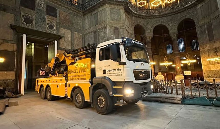 Ayasofya'ya sokulan vinçlerle ilgili Bilim Kurulu'ndan açıklama