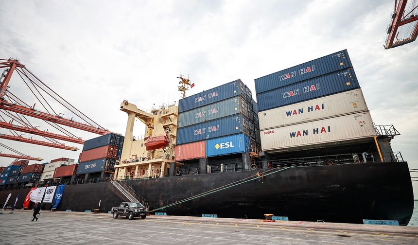 AFAD'ın hazırladığı 10 bin çadır, Sudan yolunda