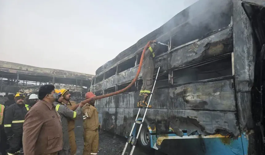 Zincirleme trafik kazası: 15 ölü 48 yaralı