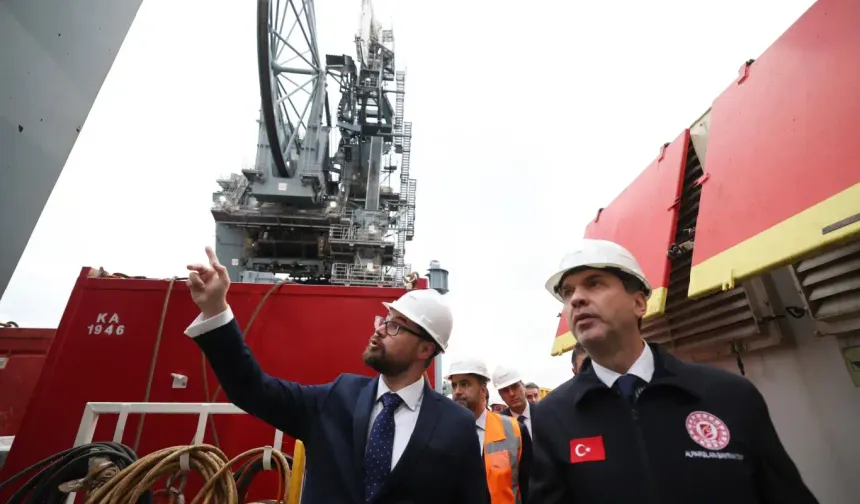 Bakan Bayraktar, Sakarya Gaz Sahası Faz-2 çalışmalarını inceledi