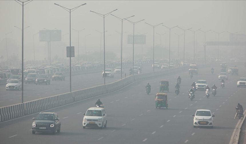 Hindistan başkentinde tehlikeli hava: Acil önlemler alındı
