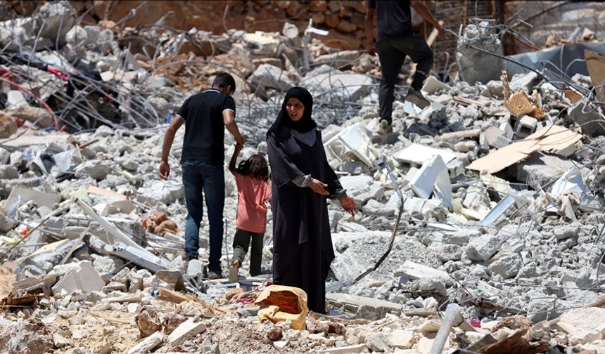 Binlerce Filistinli zorla yerinden edildi