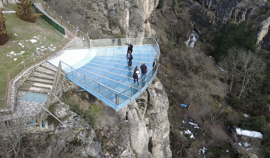 Türkiye'nin ilk cam seyir terası, ziyaretçilerini büyülüyor