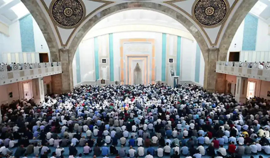 Bugünün cuma hutbesi! İki Dünyanın huzuru Namaz