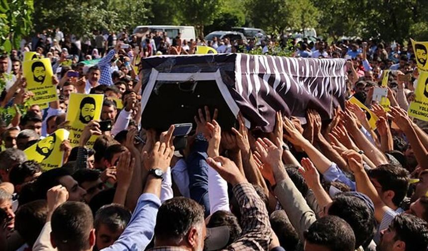 Cenaze namazı kısaca nasıl kılınır, ayakkabıyla abdestsiz kılınır mı? Hanefiler ve Şafiiler