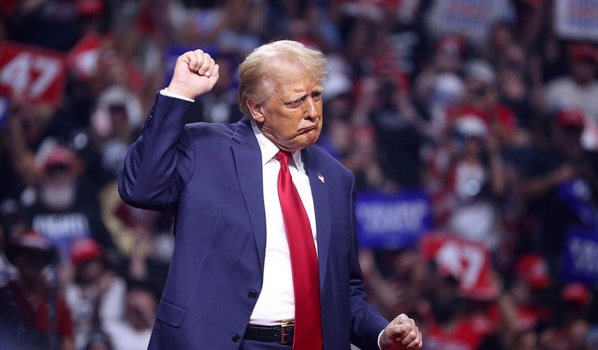 Trump'tan küstah tehdit: Büyük bir filomuz İran'a doğru ilerliyor