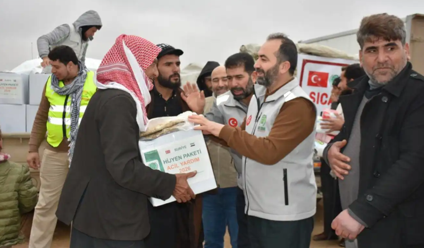 Umut Kervanı Aynelarap'ta yardım dağıttı