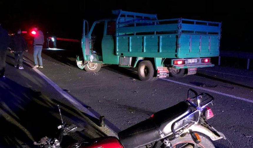 Giresun'da feci kaza: Motosikletle kamyonet çarpıştı