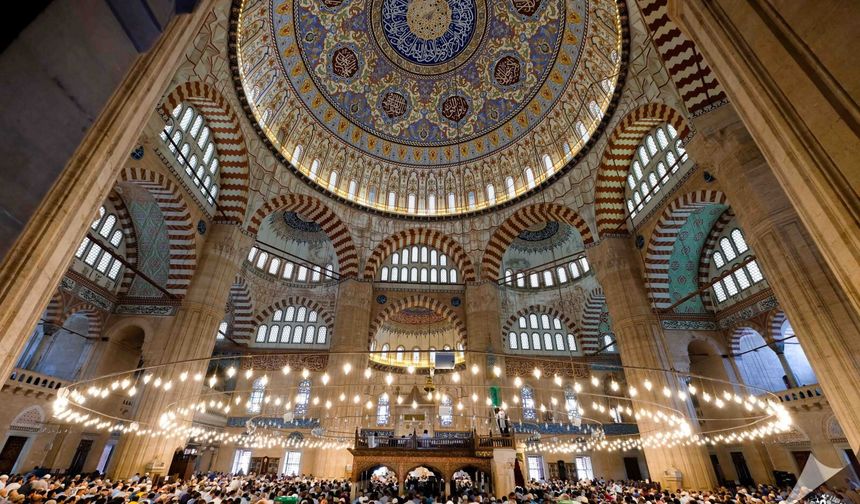 Vitir namazı nasıl kılınır? Hanefiler ve Şafiilere göre açıklamalı