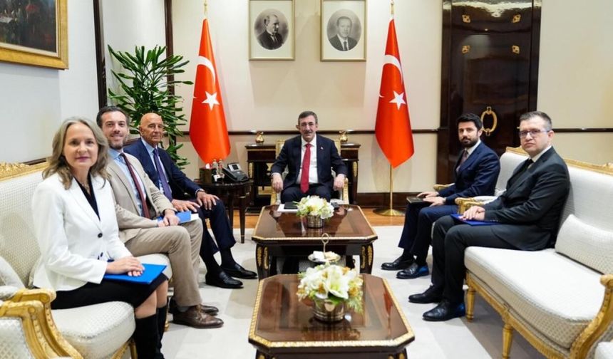 Yılmaz, ABD Büyükelçisi Barrack'ı kabul etti