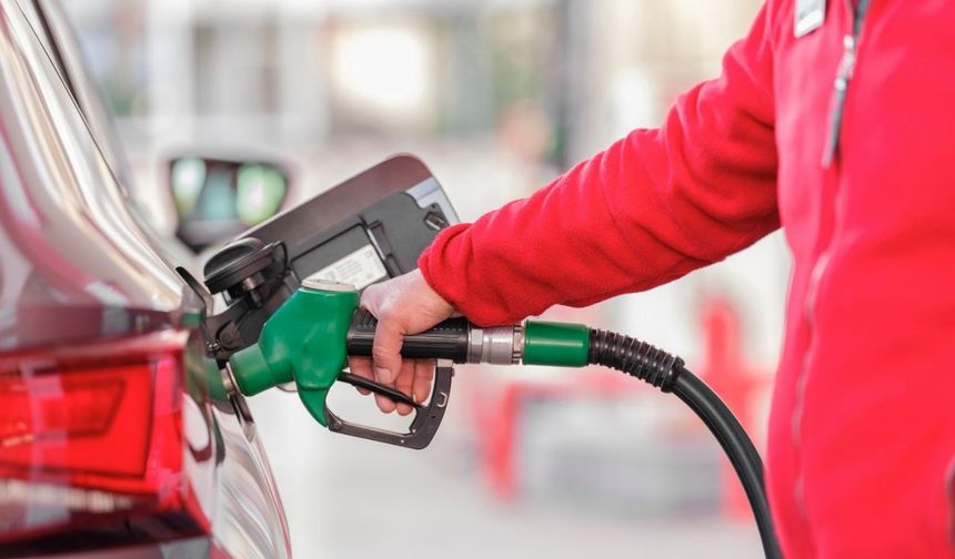 Akaryakıt fiyatlarına dev zam! 24 Şubat'ta pompaya yansıyacak