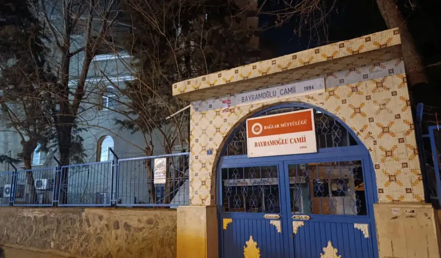 Elektriği Kesilen Bayramoğlu Camisi İbadete Kapandı!