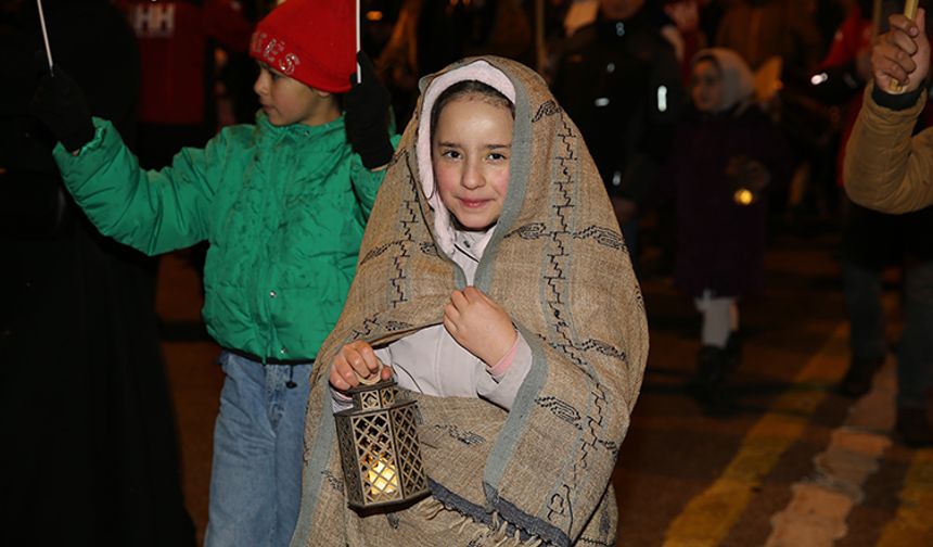 Ramazan Sevinci Sokaklara Taştı: Birçok Şehirde Fener Alayı Düzenlendi