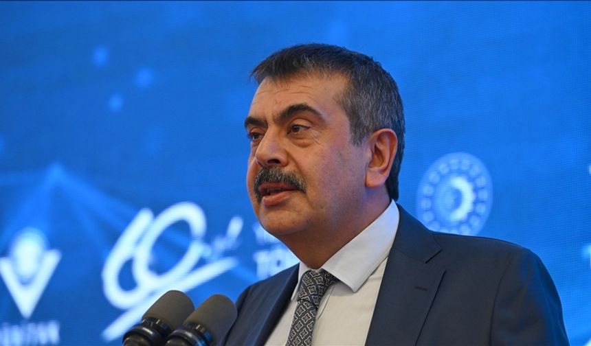 Bakan Tekin tepkilere yanıtsız kalmadı: Ciddi alacağım bir eleştiri henüz görmedim
