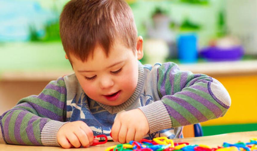 Otizm Nedir? Otizmli Çocuk Normale Döner Mi?