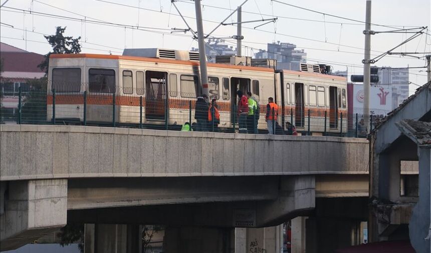 Adana'da bir vagon raydan çıktı!