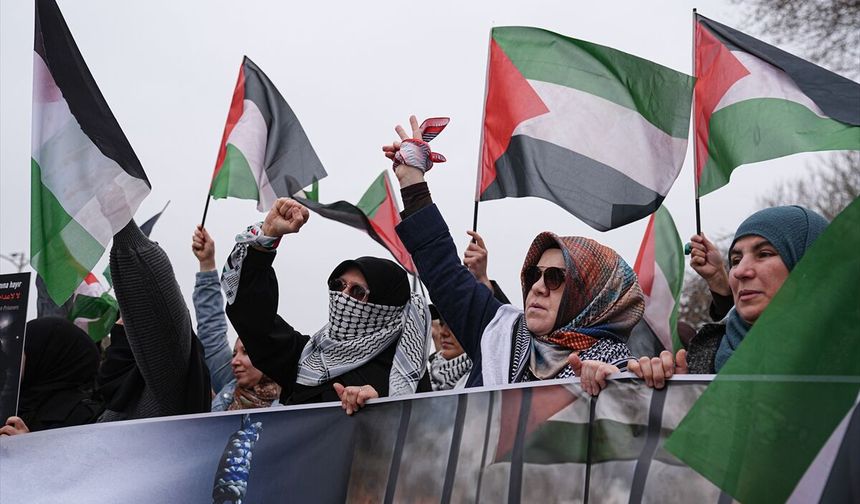 Aksa Kadınları Derneği, Filistin için meydana indi