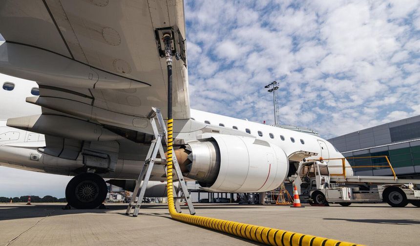 Avrupa'da bazı havalimanlarında yakıt krizi: Uçuşlar kısıtlanıyor