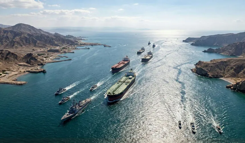 İran Hürmüz Boğazı'nı yeniden kapattı