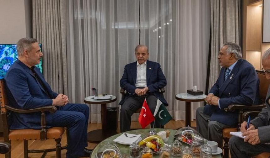 Dışişleri Bakanı Fidan, Pakistan Başbakanı Şerif ile görüştü!