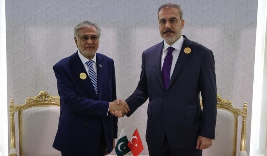 Bakan Fidan, Pakistanlı mevkidaşı Dar ile görüştü!