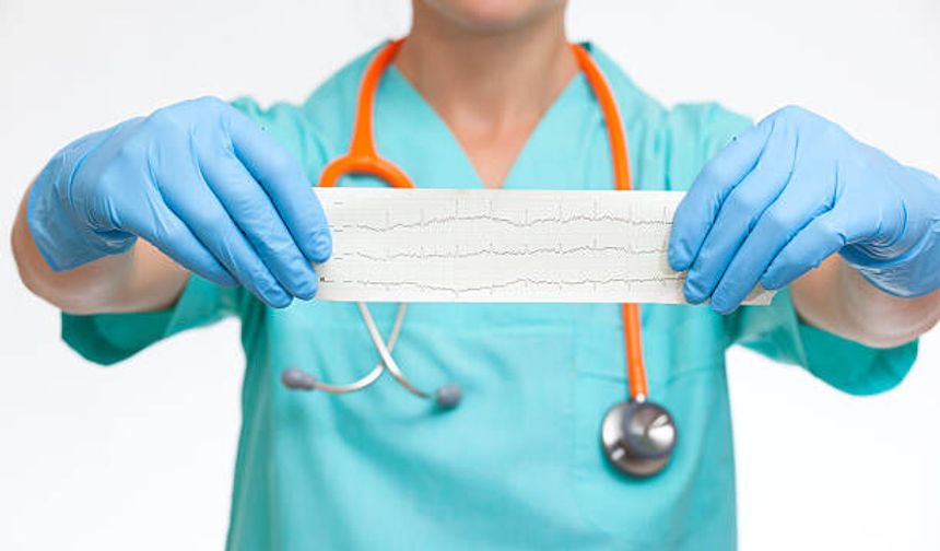EKG nedir? EKG neden çekilir? Kadın EKG nasıl çekilir?