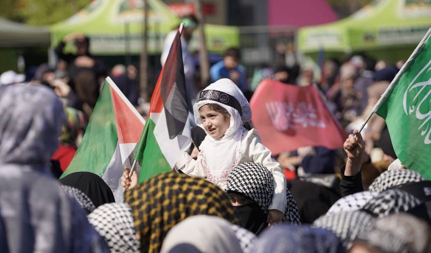 İstanbul'da Mevlid-i Nebi coşkusu fotoğraf karelerine yansıdı!