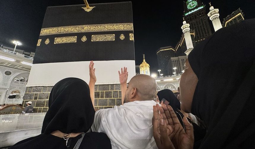 Kabe'de Büyük Coşku: Gözler Arafat Vakfesinde!