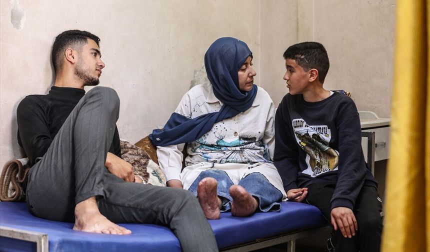 Fertlerinin tümü yaralanan Gazzeli aile, yurt dışında tedavi olabilmek için ümitle bekliyor