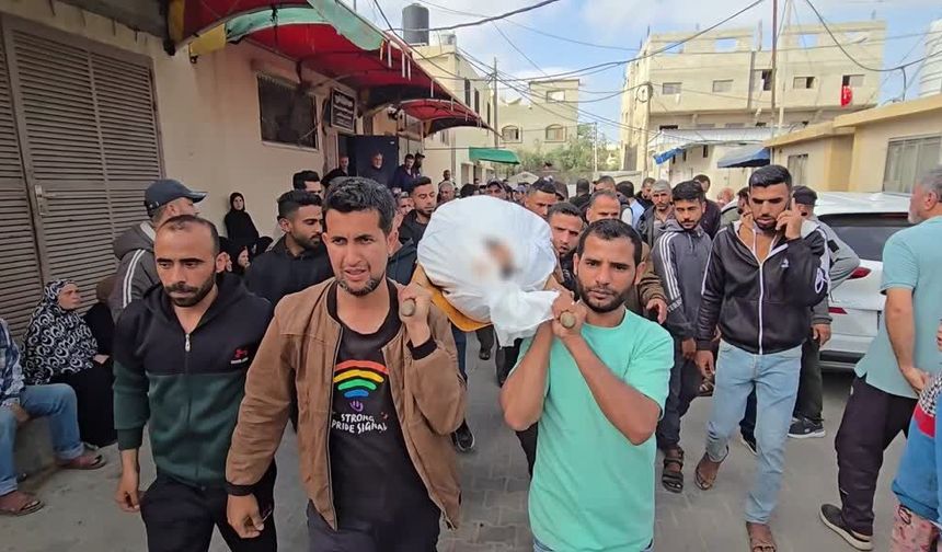Şehit edilen Gazzeli genç son yolculuğuna uğurlandı